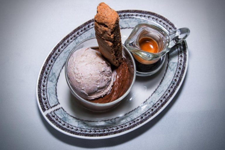 Mousse-de-chocolate-affogato